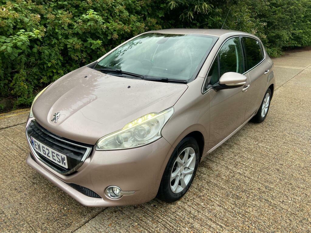 Peugeot 208 1.4 E-hdi Allure Egc Euro 5 S S Pink