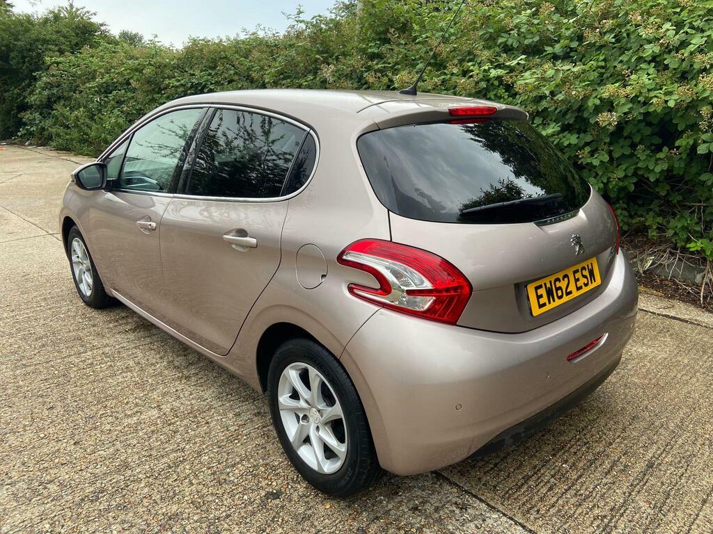Peugeot 208 208 Silver #10