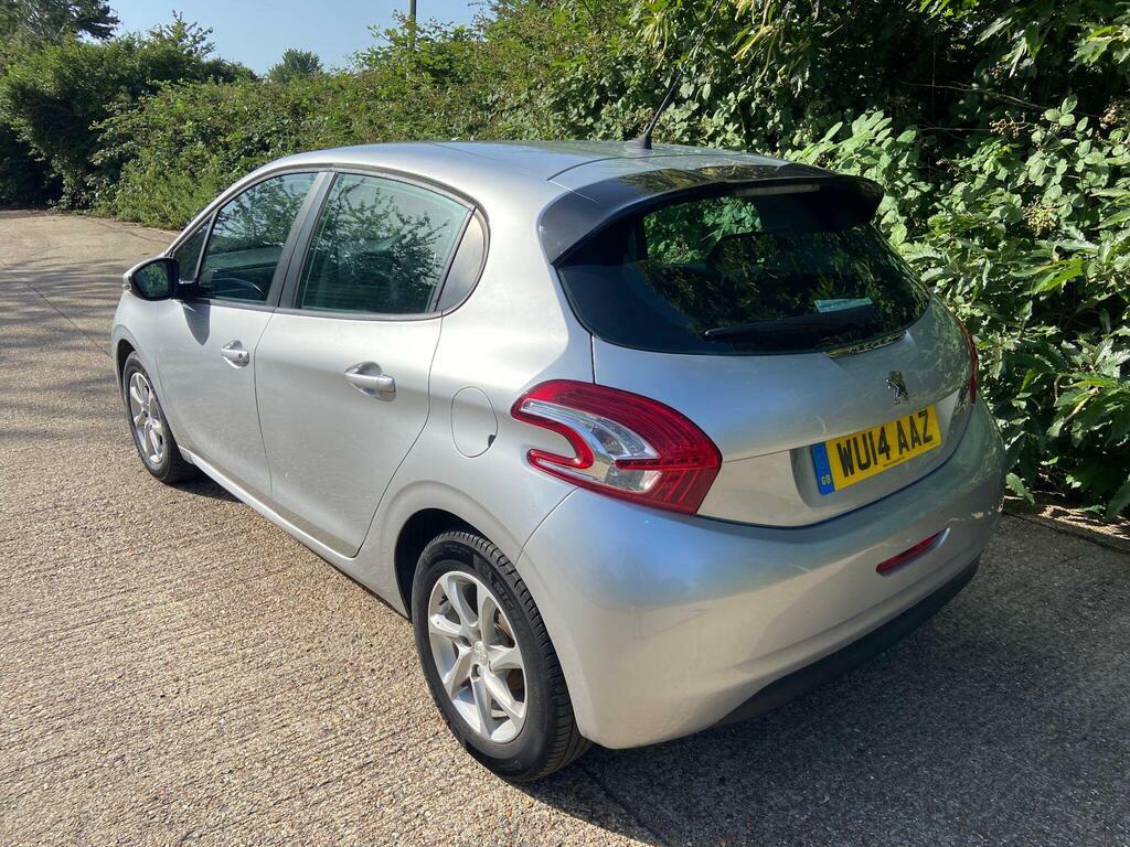 Peugeot 208 Access Plus White #10
