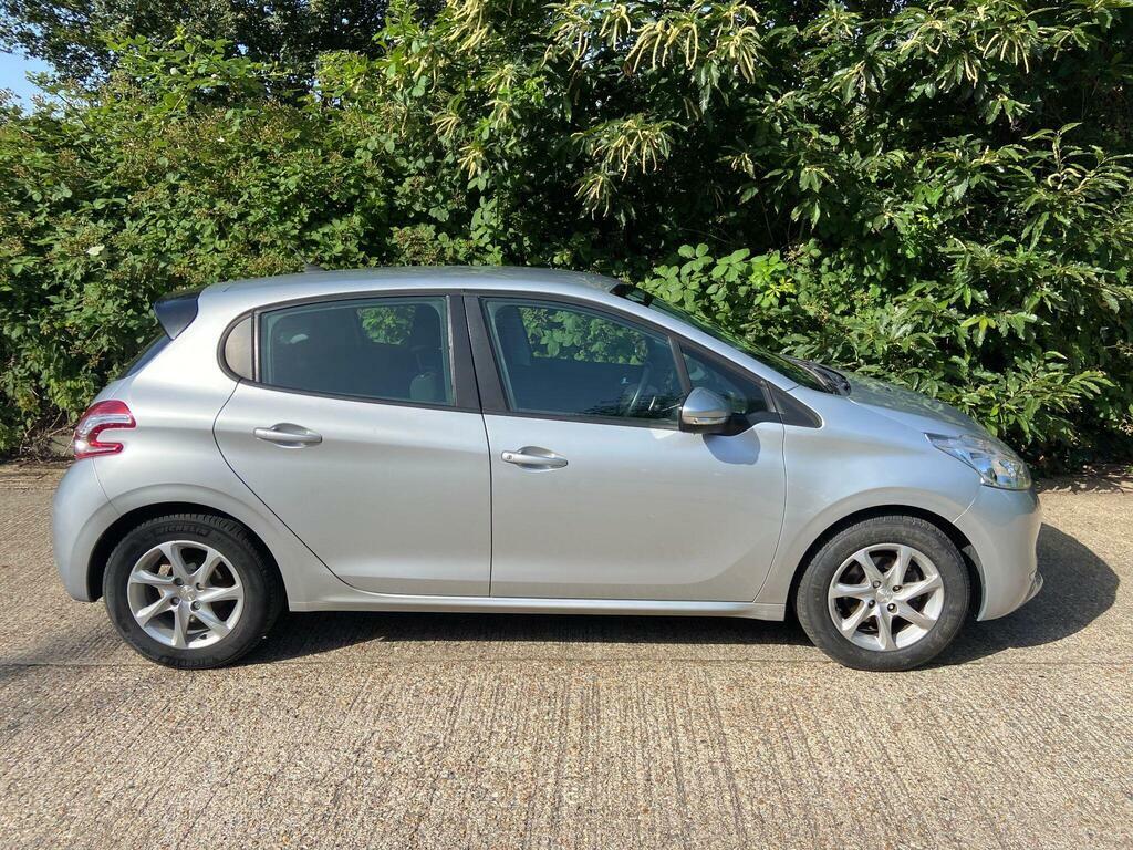 Peugeot 208 Access Plus White #7