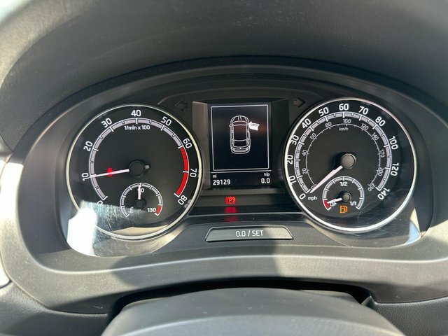 Skoda Rapid Spaceback 1.0 Tsi 110Ps Se Sport Spaceback 5-Dr  #32