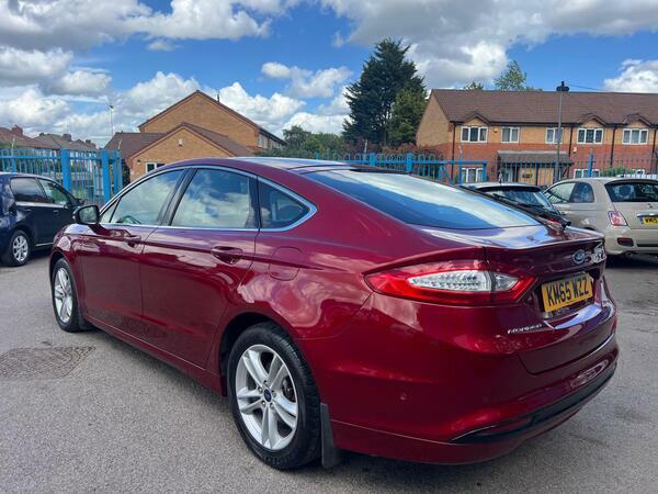Ford Mondeo Hatchback Black #7
