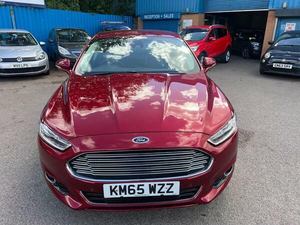 Ford Mondeo Hatchback Black #9