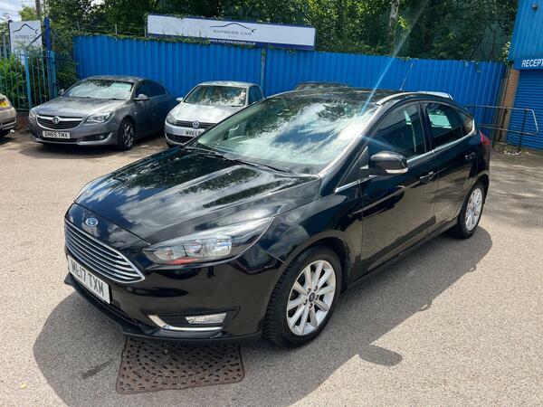 Ford Focus 1.0T Ecoboost Titanium Euro 6 Ss Black #4