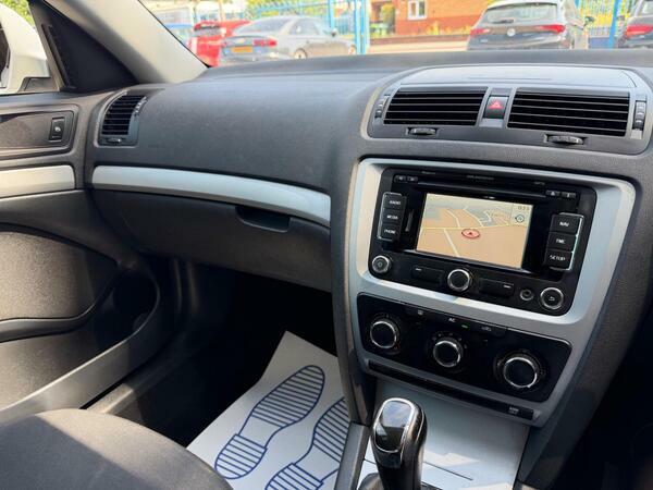 Skoda Octavia 1.6 Tdi Se Euro 5 Ss Blue #14