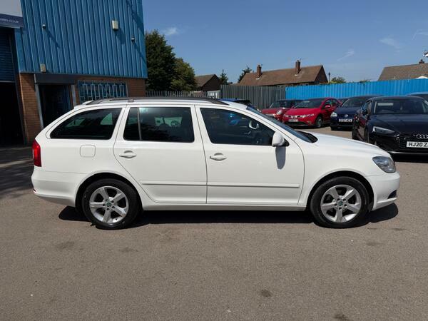 Skoda Octavia 1.4 Tsi Se Euro 5 White #2