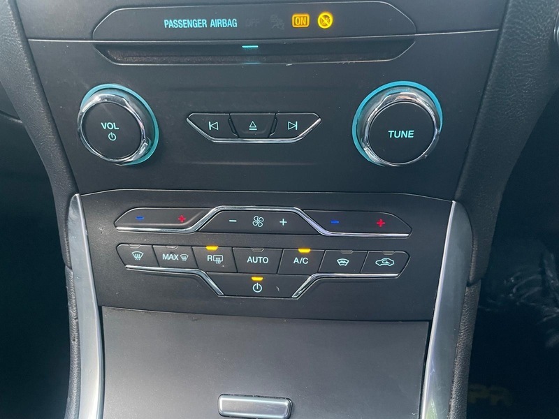 Ford Galaxy 2.0 Ecoblue Titanium 2022 White #19