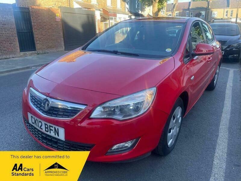 Vauxhall Astra Exclusiv Red #2