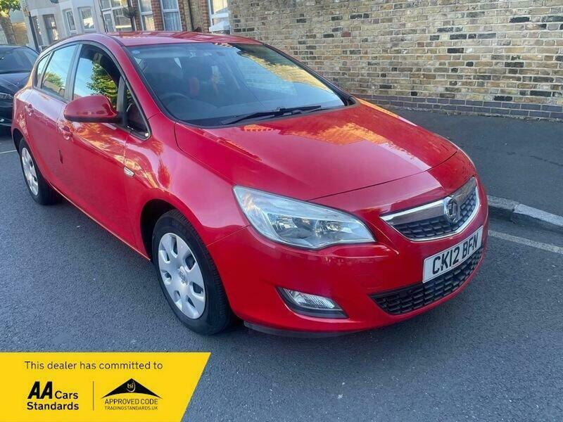 Vauxhall Astra Exclusiv Red