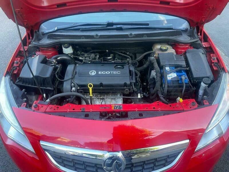 Vauxhall Astra Exclusiv Red #4