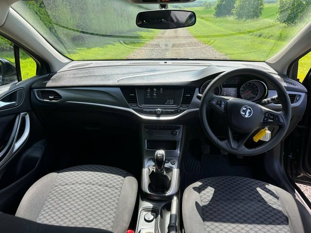 Vauxhall Astra 1.6 Cdti Ecotec Blueinjection Design Hatchback FJ69CSY Black #6