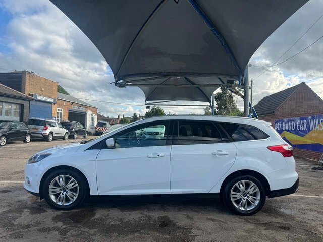Ford Focus 1.6 Tdci Titanium Navigator Estate Manu RJ14OSF White #6