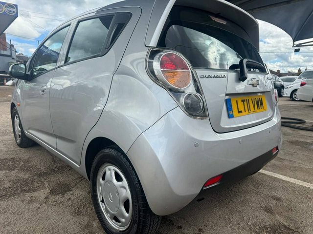 Chevrolet Spark 1.0 Plus Black #7