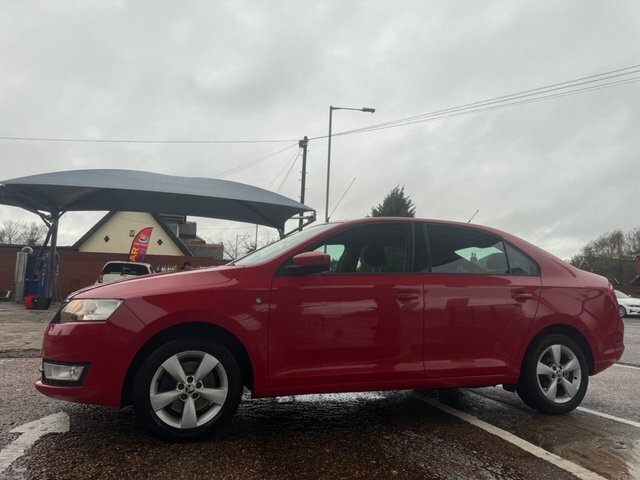 Skoda Rapid 1.6 Tdi Se Hatchback Dsg Euro 5 90 Ps Red #4