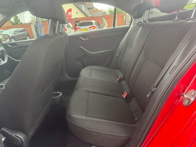 Skoda Rapid Se Tech Red #10