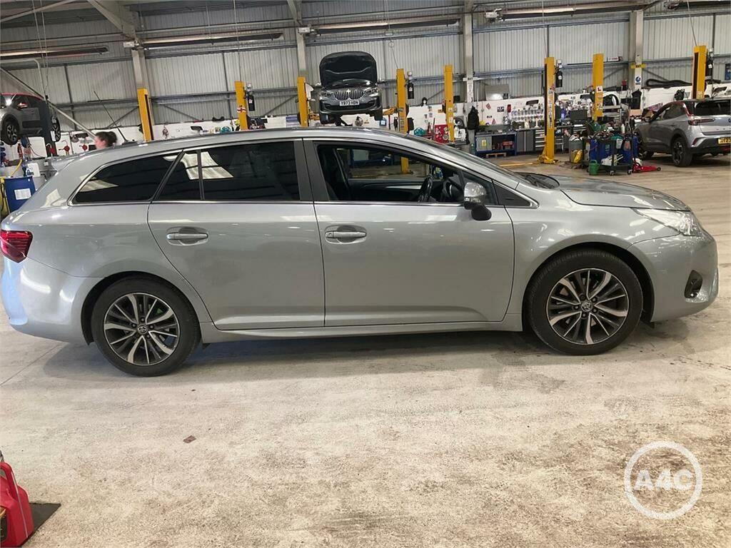 Toyota Avensis Estate 2.0 D-4d Business Edition Plus Touring Spor Grey #3