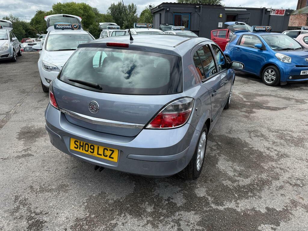 Vauxhall Astra Silver #8