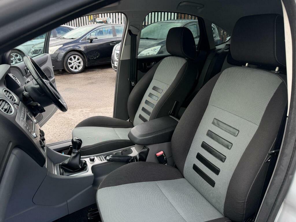 Ford Focus Hatchback Grey #25