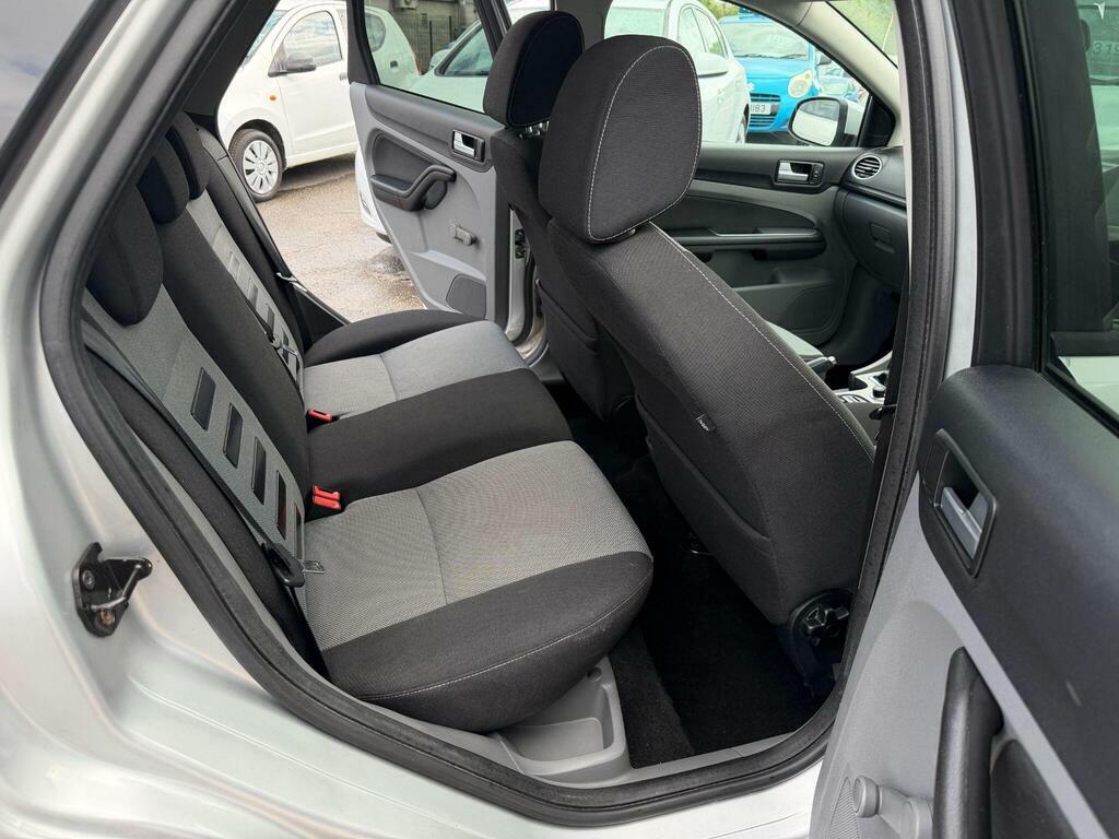 Ford Focus Hatchback Grey #16
