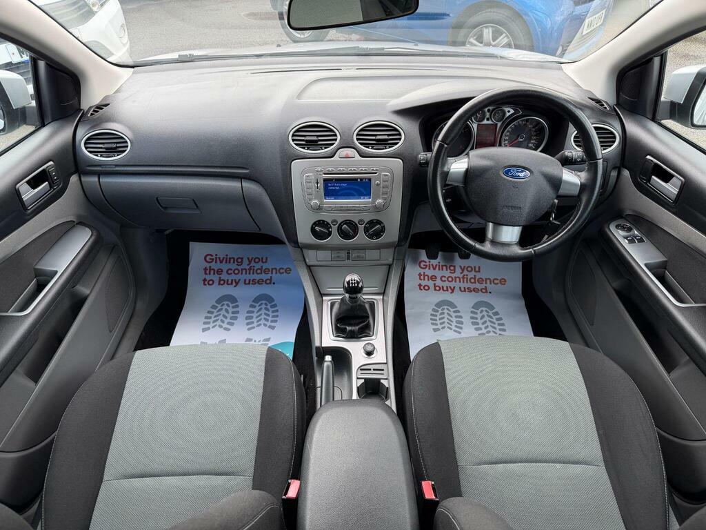 Ford Focus Hatchback Grey #13