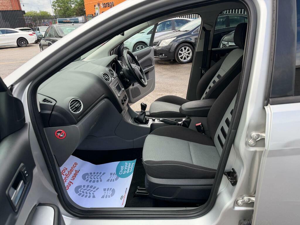 Ford Focus Hatchback Grey #17