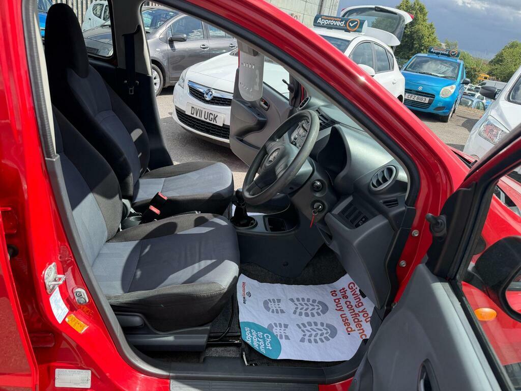 Suzuki Alto Hatchback White #14