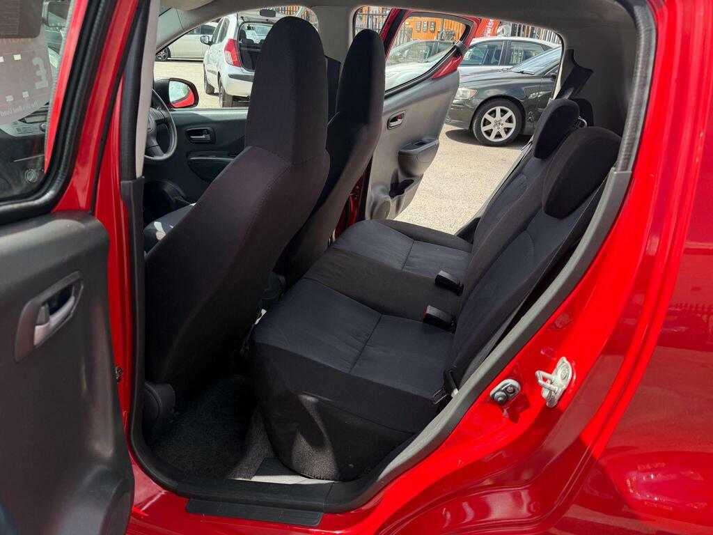Suzuki Alto Hatchback White #25
