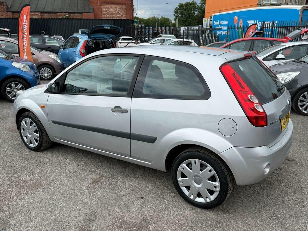 Ford Fiesta 1.4 Zetec Climate Silver #10