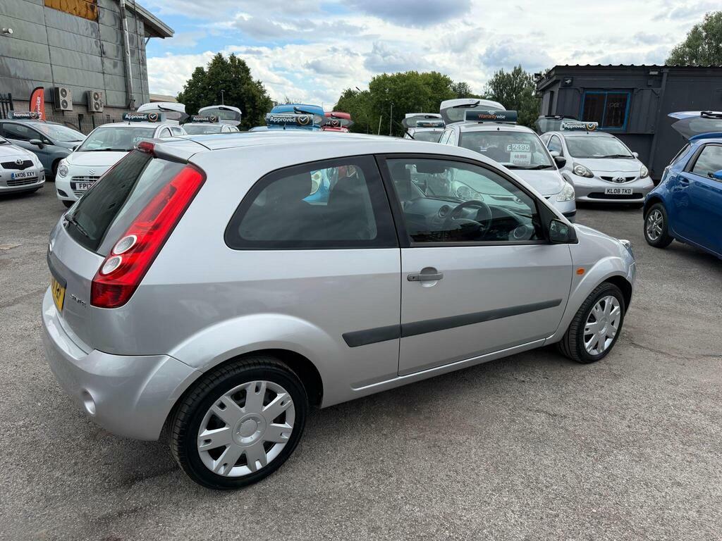Ford Fiesta 1.4 Zetec Climate Silver #9