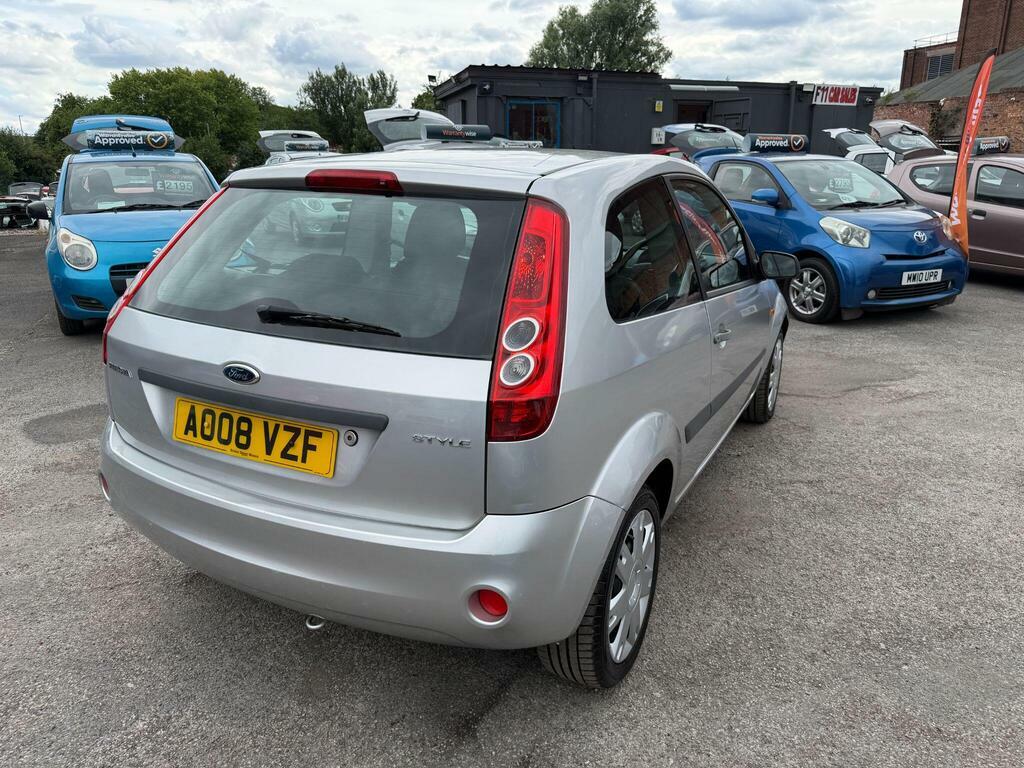 Ford Fiesta 1.4 Zetec Climate Silver #8