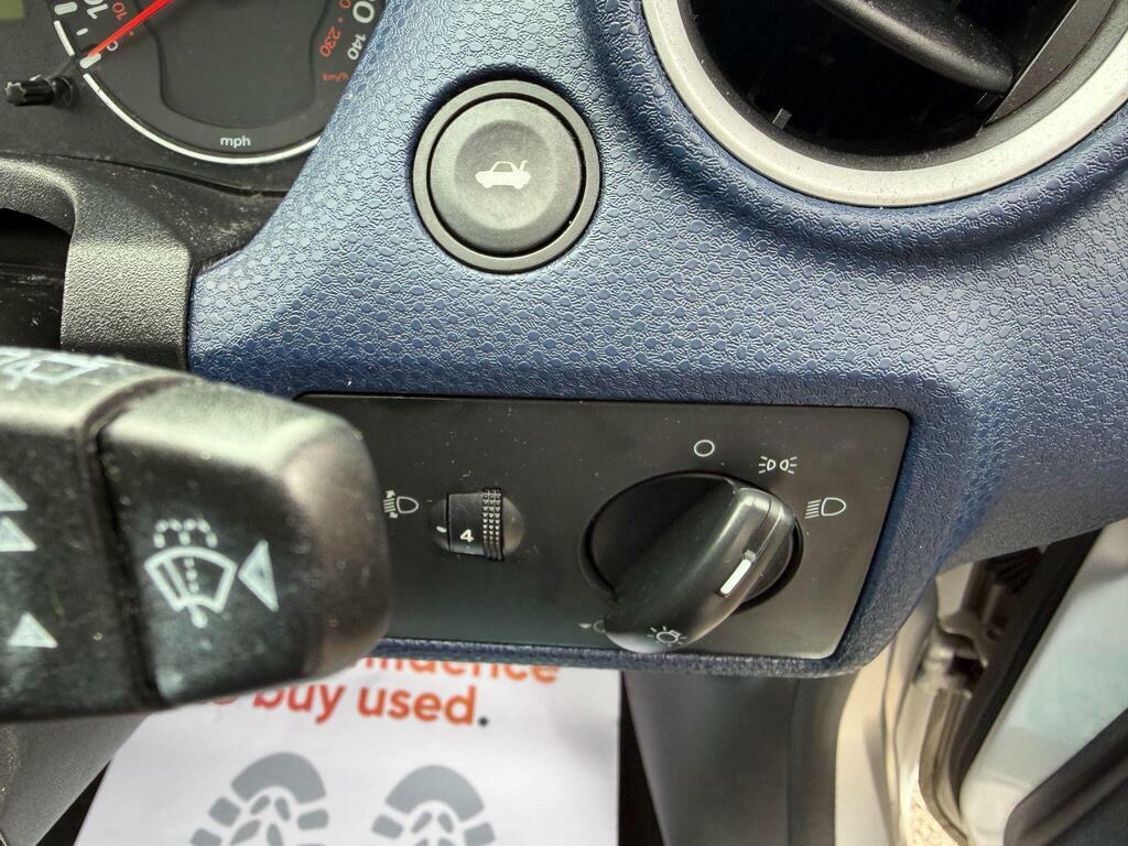 Ford Fiesta 1.4 Zetec Climate Silver #20