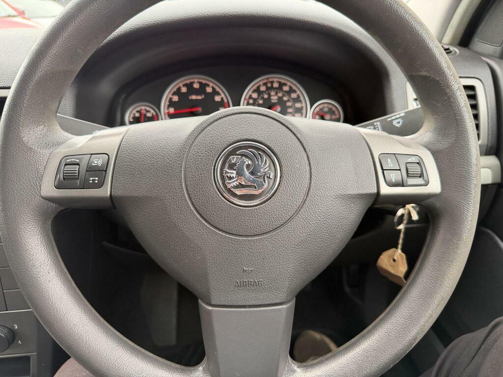 Vauxhall Vectra 2008 2.2I 16V Sri Hatchback Black #18