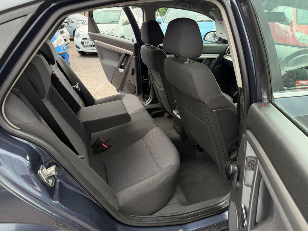 Vauxhall Vectra 2008 2.2I 16V Sri Hatchback Black #13