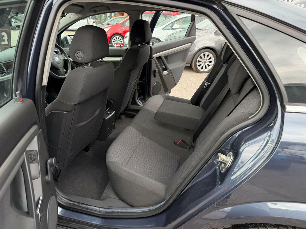 Vauxhall Vectra 2008 2.2I 16V Sri Hatchback Black #21