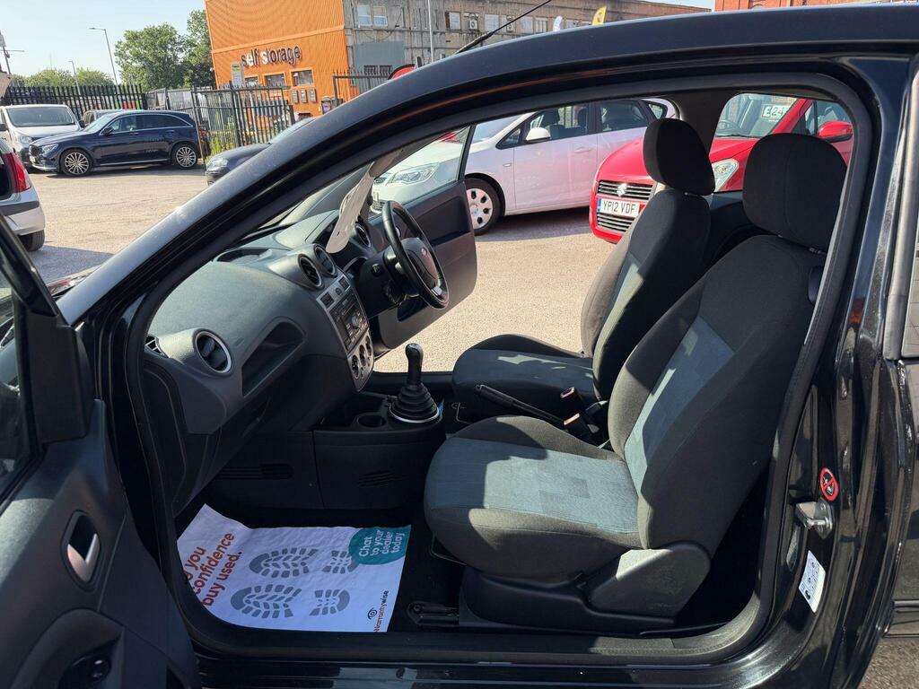 Ford Fiesta Hatchback Red #16