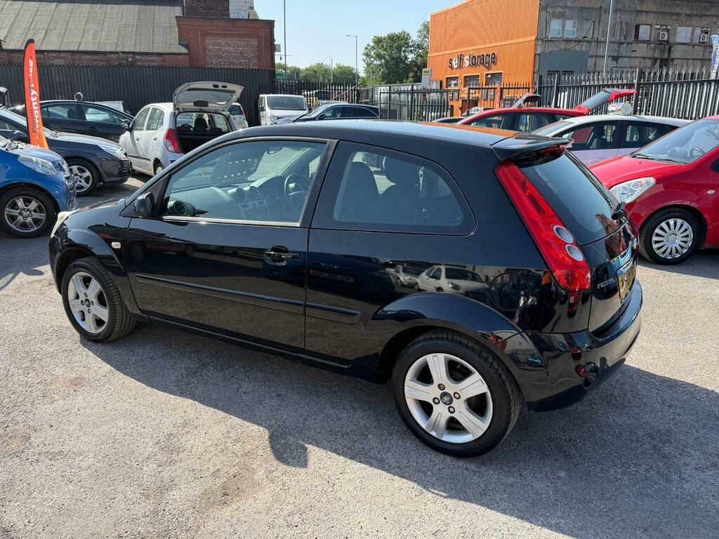 Ford Fiesta Hatchback Red #12