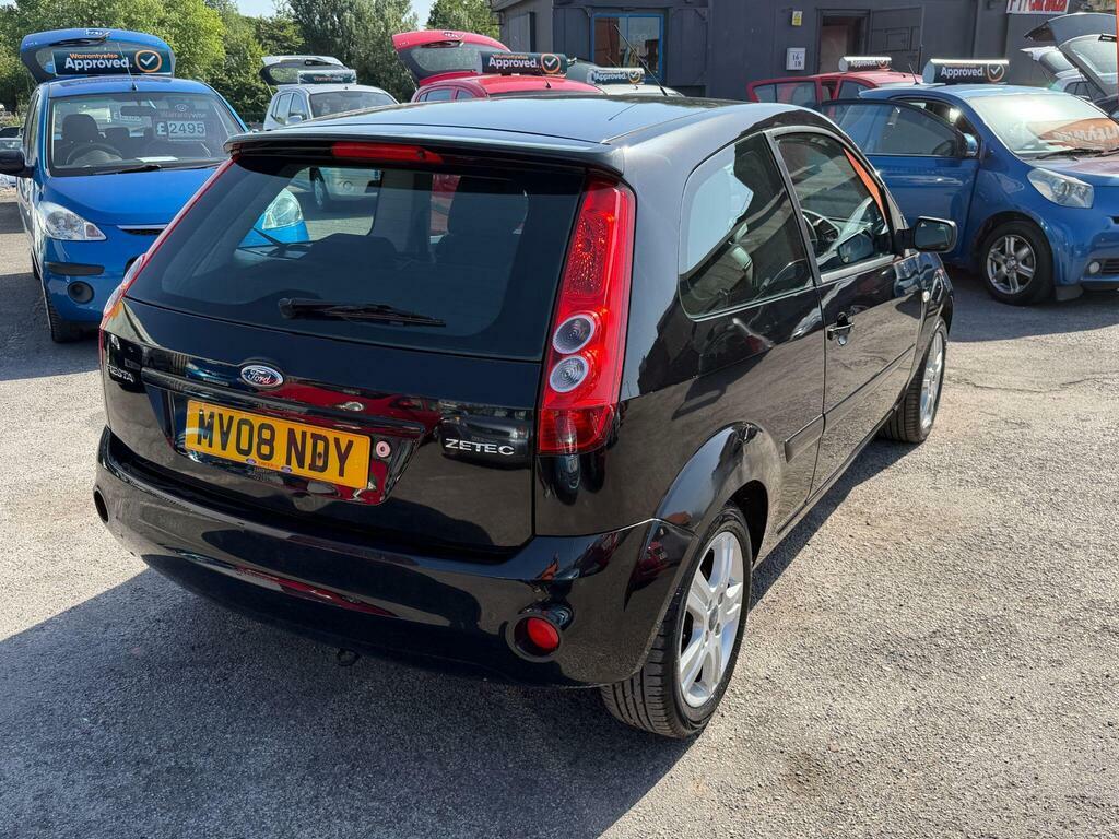 Ford Fiesta Hatchback Red #8