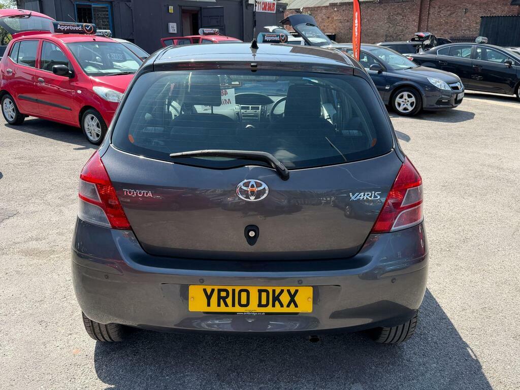 Toyota Yaris Hatchback Red #6