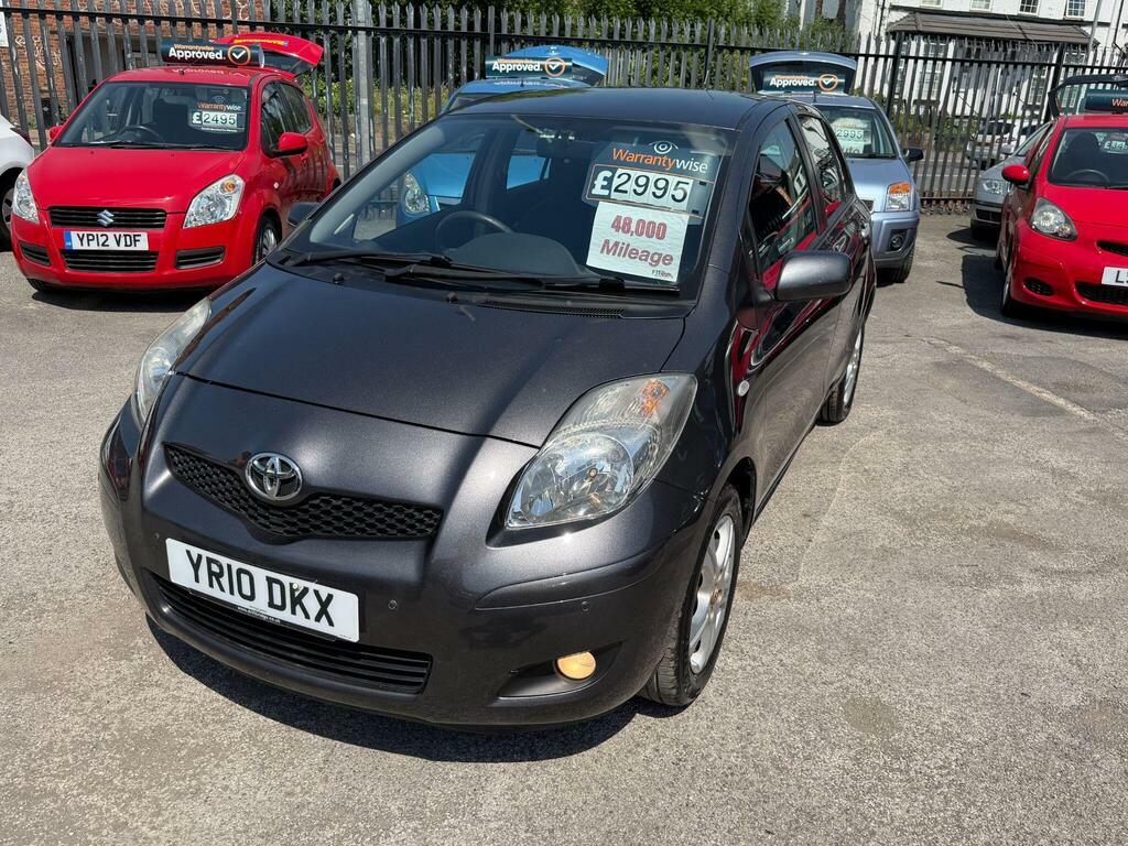 Toyota Yaris Hatchback Red #3