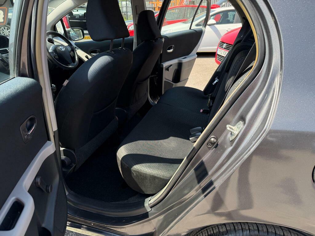 Toyota Yaris Hatchback Red #27