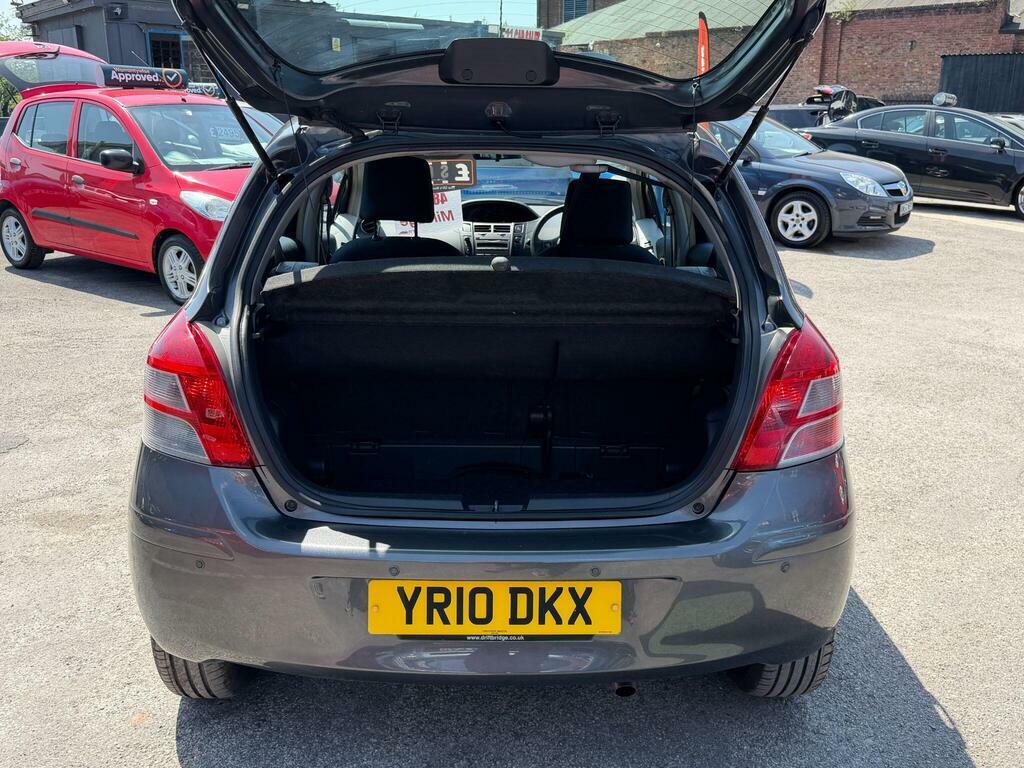 Toyota Yaris Hatchback Red #7