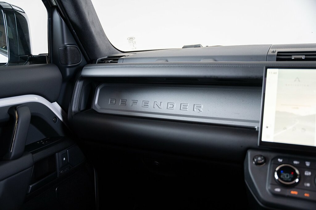 Land Rover Defender 110 D350 110 X-dynamic Hse Woolstone Green Green #43