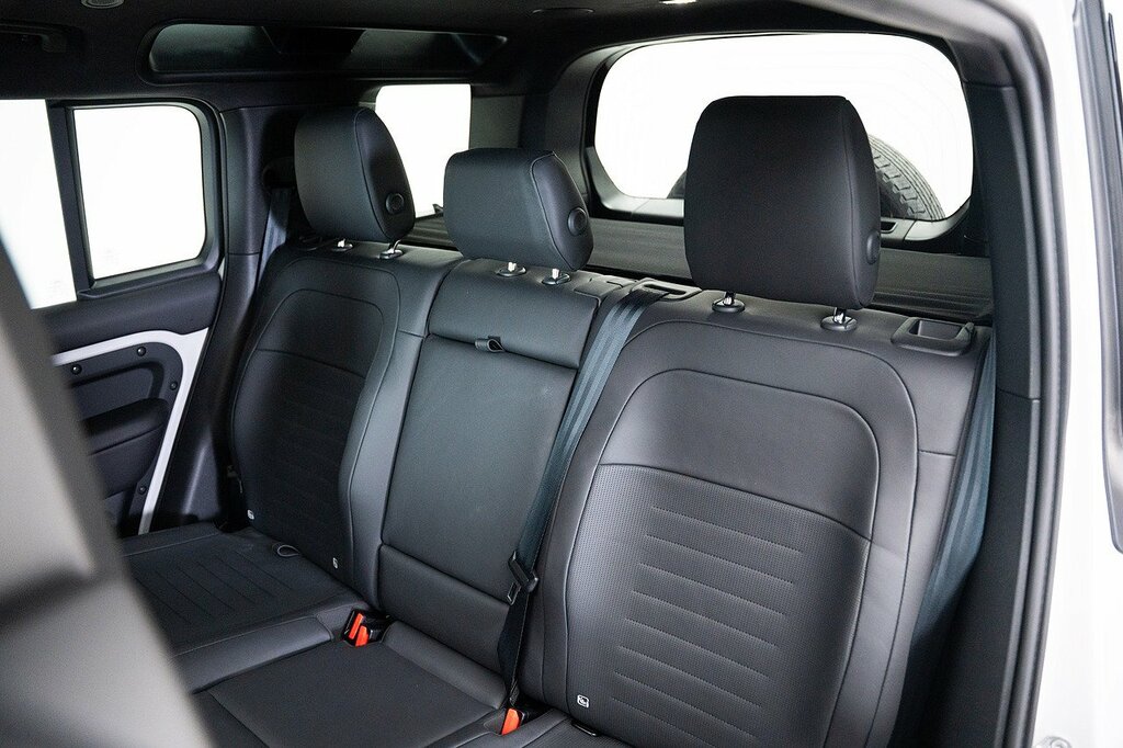 Land Rover Defender 110 D350 110 X-dynamic Hse Woolstone Green Green #21