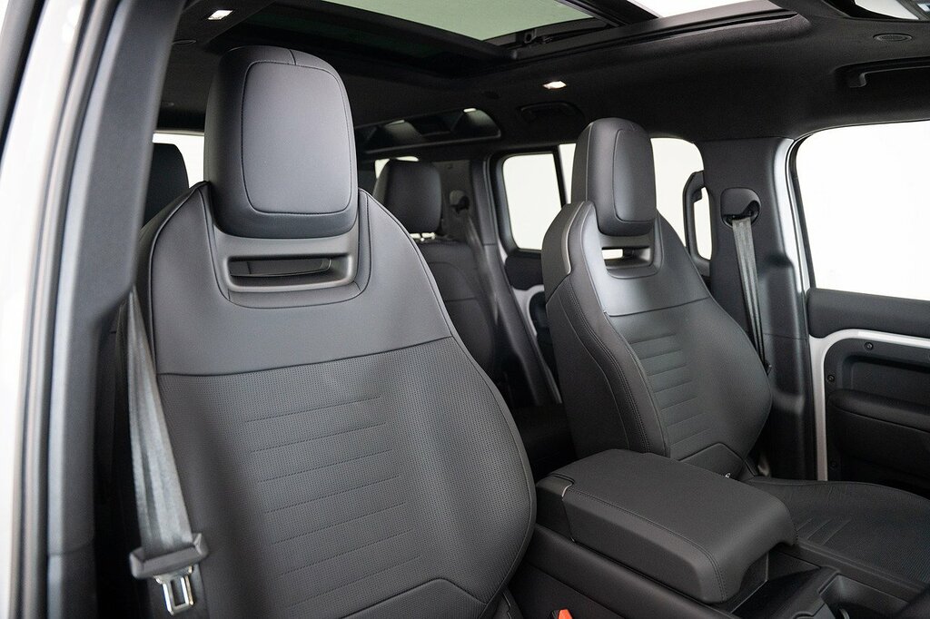 Land Rover Defender 110 P635 V8 Mhev Octa Grey #2