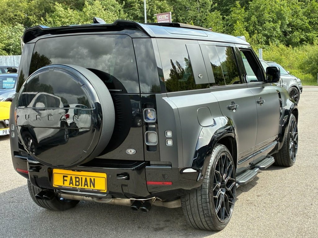 Land Rover Defender 3L Hse White #15