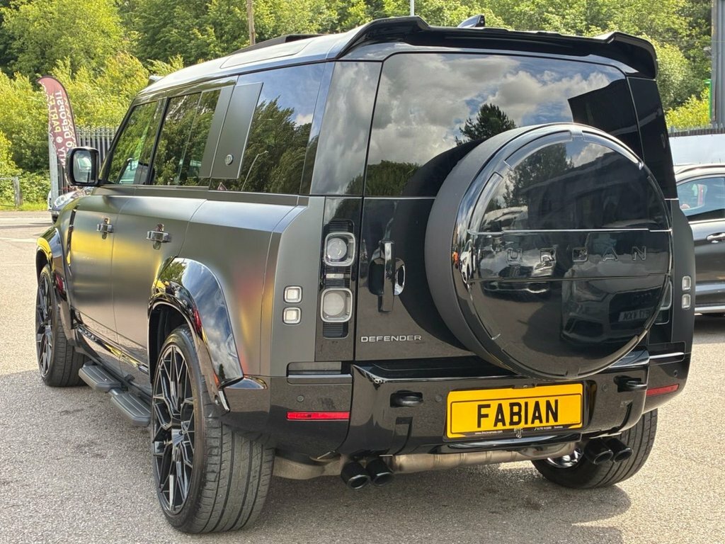 Land Rover Defender 3L Hse White #12