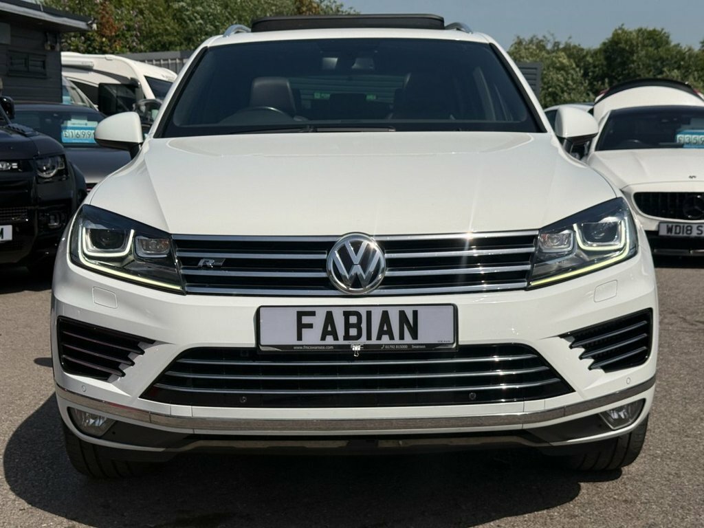 Volkswagen Touareg 3L R-line White #4