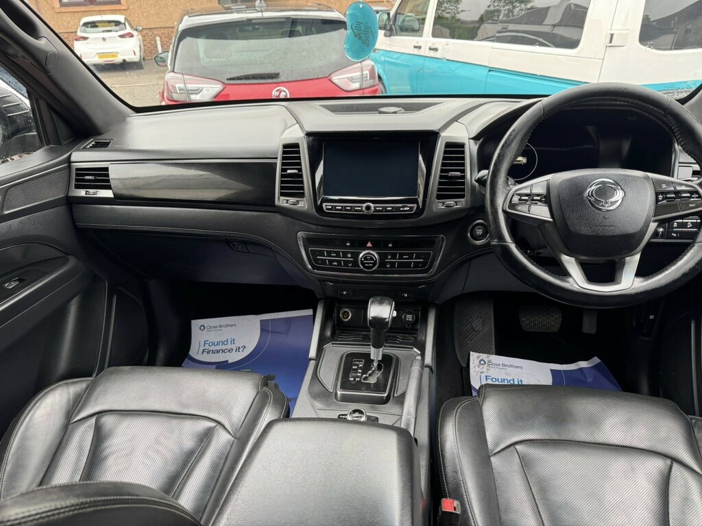 SsangYong Musso 2.2 D Saracen Black #6