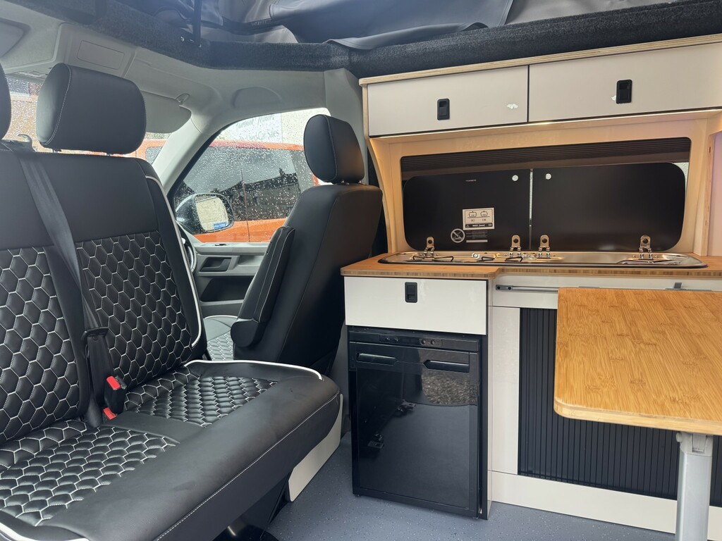 Volkswagen Transporter Mpv White #14