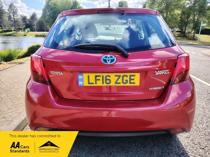 Toyota Yaris 1.5 Vvt-h Active Hatchback Red #6